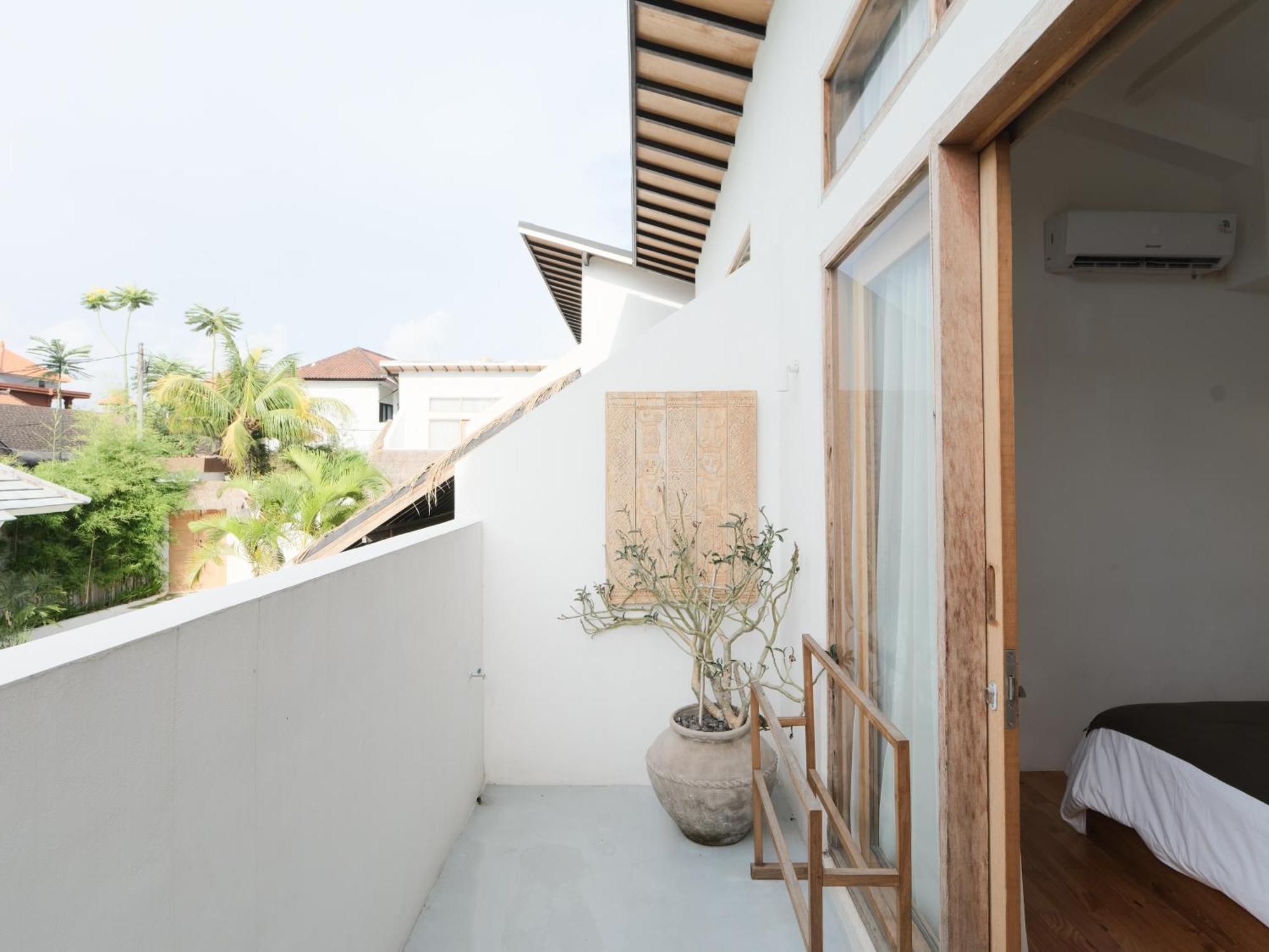 Berawa Village Managed By Cpm Bali Canggu Exterior foto